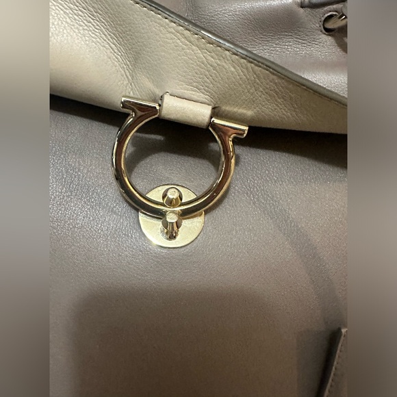 Salvatore Ferragamo Jet Set Top Handle Large Leather Bag - Picture 5 of 16